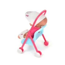 petite-fille-avec-poussette-et-accessoires-jouet-fille-3