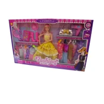 poupée-avec-plusieurs-tenues-et-accessoires-personnels